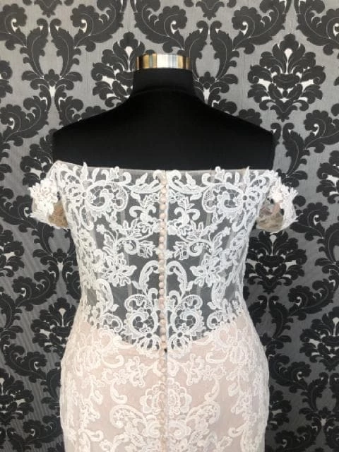 Something Blue Private Label Women Wedding Dress Lace Ivory/Blush Size 22 WEDDING DRESSES 7 Something Blue Private Label Women Wedding Dress Lace Ivory/Blush Size 22 WEDDING DRESSES