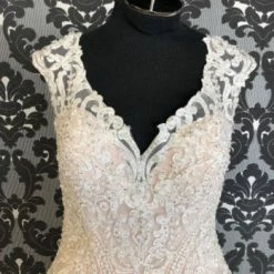 Something Blue Allure Bridal 7606 Women Wedding Dress Tulle/Embroidery Size 12 WEDDING DRESSES