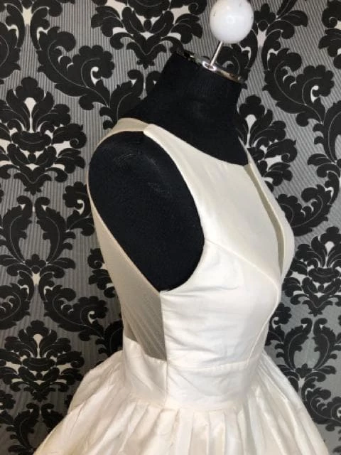 Something Blue Justin Alexander Size 12 Ivory Higneck Sleeveless Satin Ballgown Wedding Dress 5 Something Blue Justin Alexander Size 12 Ivory Higneck Sleeveless Satin Ballgown Wedding Dress