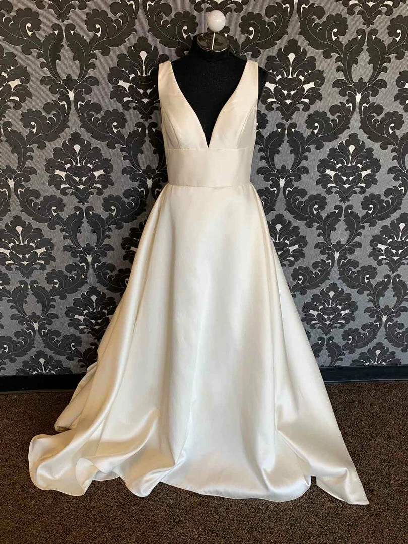 Something Blue Wtoo 19200 Wedding Dress Satin Ivory Size 10 Sleeveless A-line WEDDING DRESSES 3 Something Blue Wtoo 19200 Wedding Dress Satin Ivory Size 10 Sleeveless A-line WEDDING DRESSES
