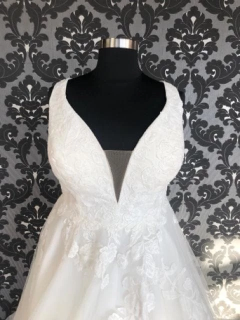 Something Blue Essense Of Australia D3121ZZ Women's Wedding Dress Ivory Size 26 WEDDING DRESSES 4 Something Blue Essense Of Australia D3121ZZ Women's Wedding Dress Ivory Size 26 WEDDING DRESSES