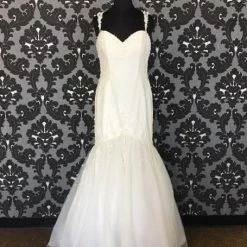 WEDDING DRESSES Size 12 Ivory Alfred Angelo Lace Lace Mermaid Sweetheart