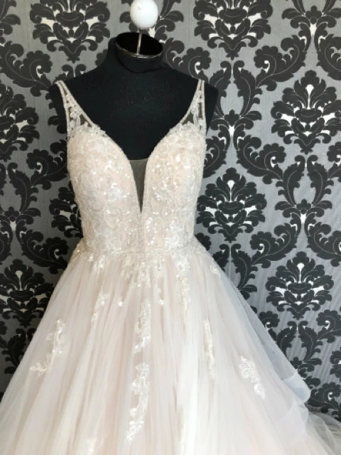 Something Blue Stella York 6838 Wedding Dress Size 12 Beaded/Tulle Almond Sleeveless WEDDING DRESSES 4 Something Blue Stella York 6838 Wedding Dress Size 12 Beaded/Tulle Almond Sleeveless WEDDING DRESSES