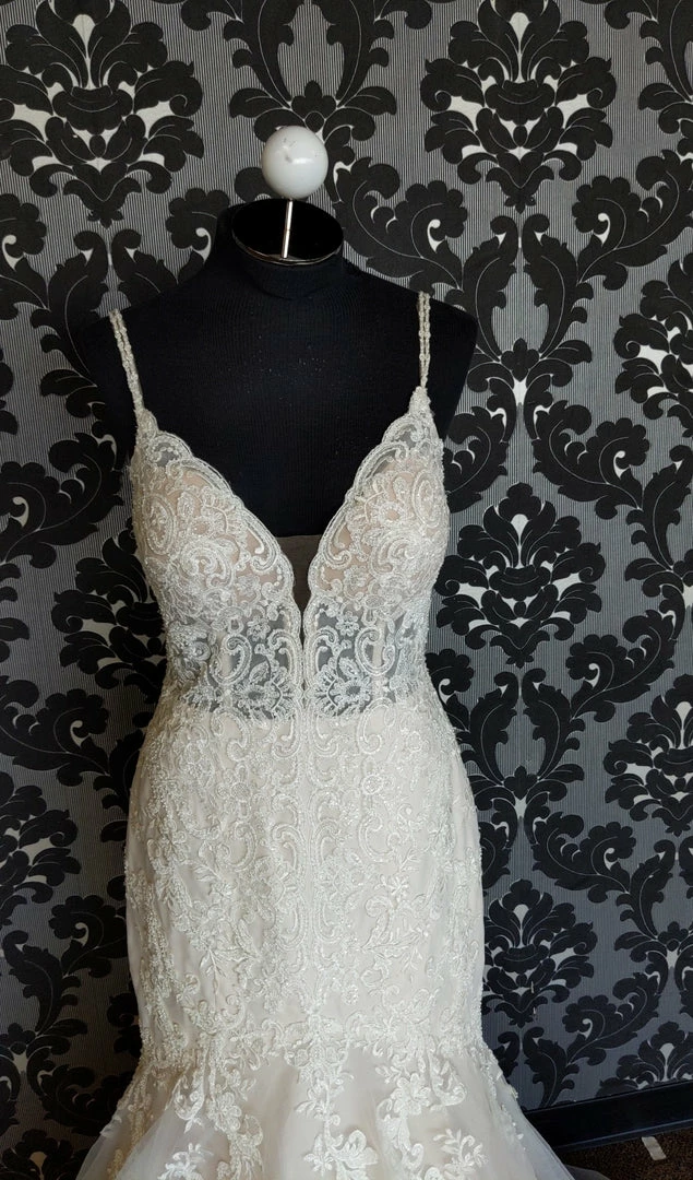 Something Blue WEDDING DRESSES Stella York 6793 Wedding Dress Size 12 Beaded Lace/Tulle Ivory Sleeveless 4 Something Blue WEDDING DRESSES Stella York 6793 Wedding Dress Size 12 Beaded Lace/Tulle Ivory Sleeveless