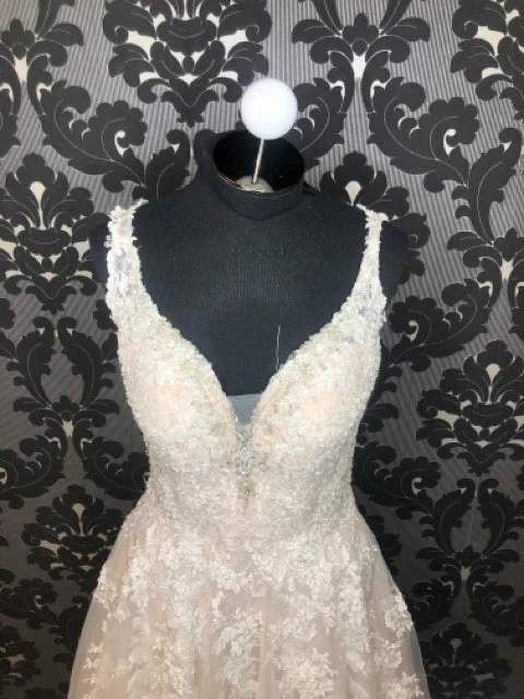 Something Blue Stella York 6436 Women's Wedding Dress Lace/Tulle Ivory/Moscato 4 Something Blue Stella York 6436 Women's Wedding Dress Lace/Tulle Ivory/Moscato