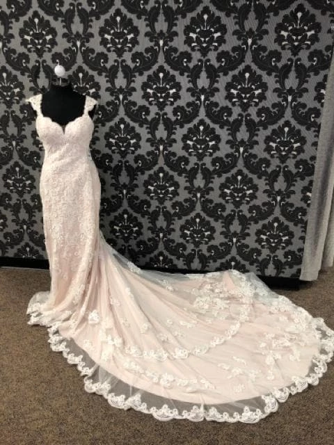 Something Blue Essense Of Australia ESME D2205 Women's Wedding Dress Lace/Tulle 3 Something Blue Essense Of Australia ESME D2205 Women's Wedding Dress Lace/Tulle