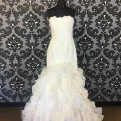 Size 14 Off White Pronovias Lace Strapless Mermaid Modified Sweetheart