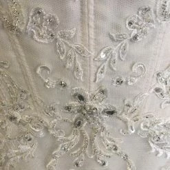 Something Blue Wedding Maggie Sottero Women's Wedding Dress Lace/Tulle Ivory Size 12